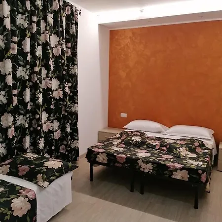 Albano Station Bed & Breakfast *